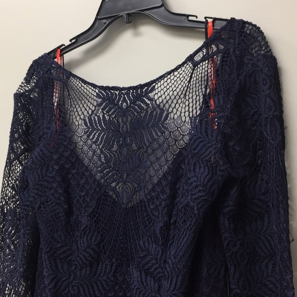 Monique Lhuillier Long Sleeve Formal Lace Gown - Picture 3 of 11